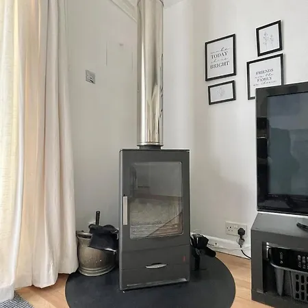 شقة Cozy Saltford Retreat With Garden *