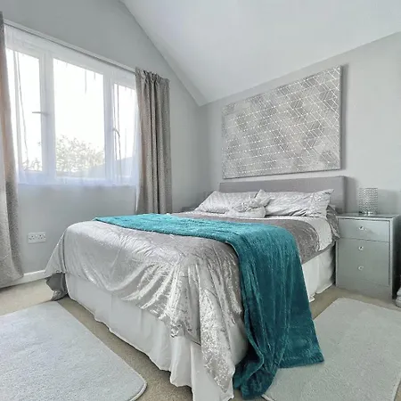 Cozy Saltford Retreat With Garden
